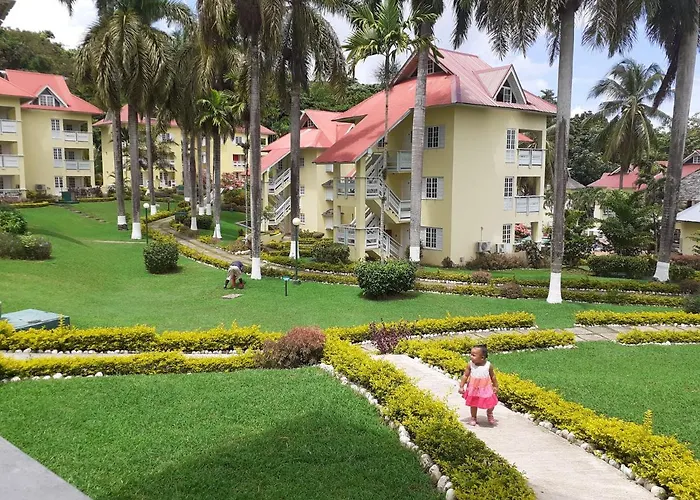 R.Y.C Bed & Breakfast Mystic Ridge Resort * Ocho Rios