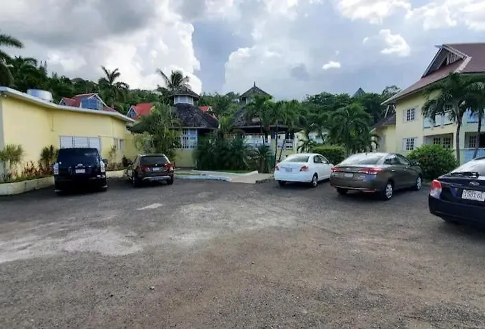 R.Y.C Bed & Breakfast Mystic Ridge Resort Ocho Rios